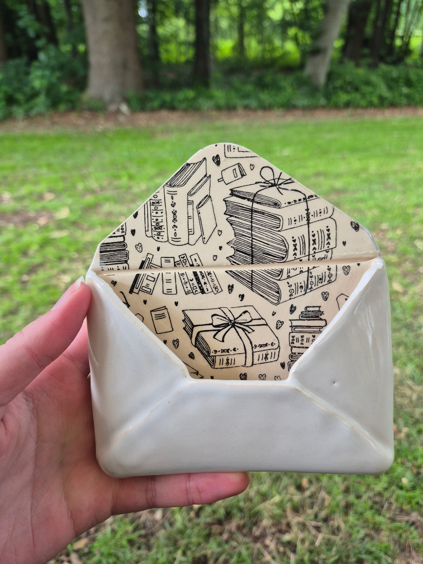 Envelop bookish