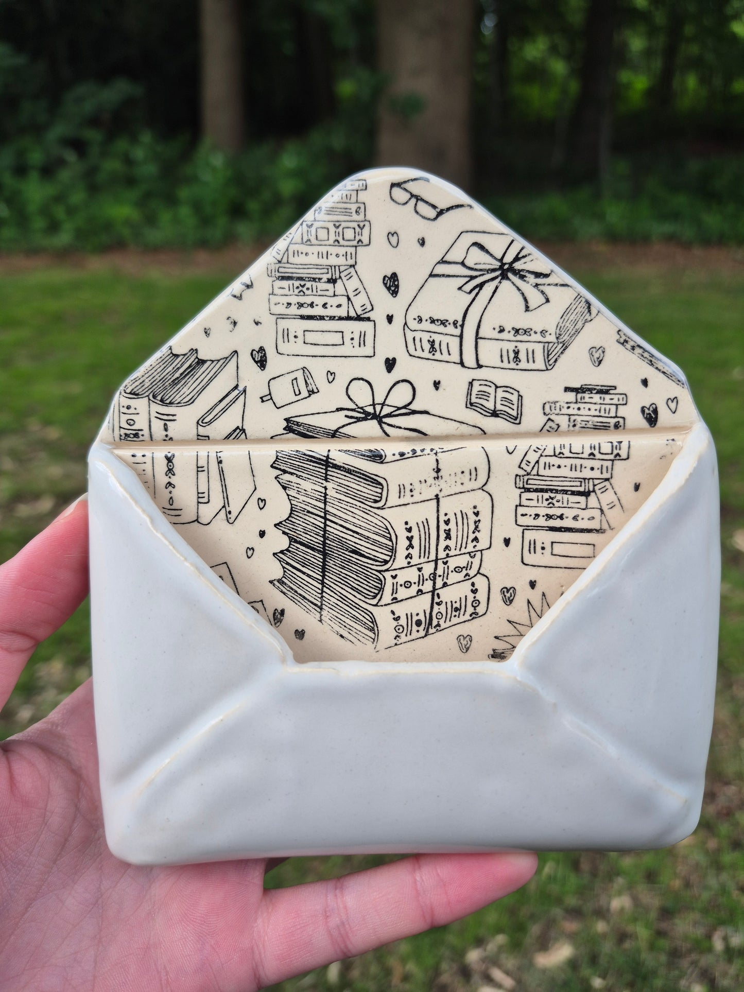 Envelop bookish